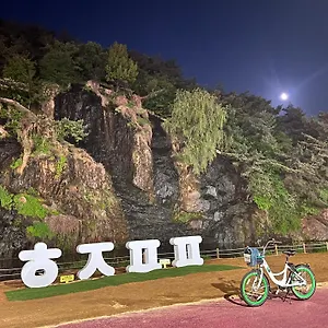 Bueno Day - Near Hongdae & Historic Sites Hostel Seoul